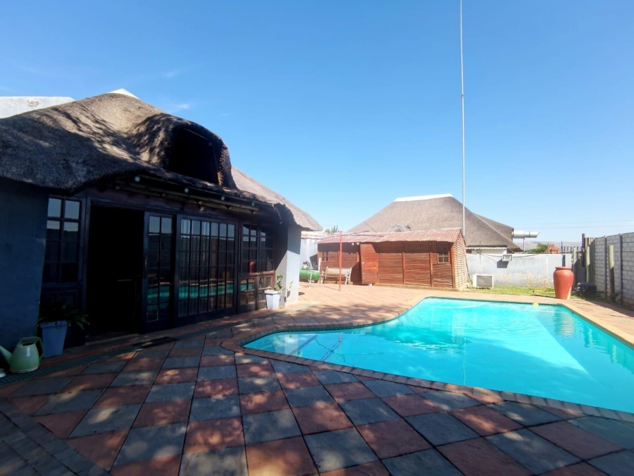 Commercial Property for Sale in Kroondal North West